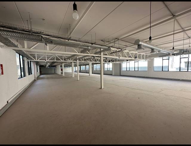 628M² OFFICE TO LET IN SALT RIVER